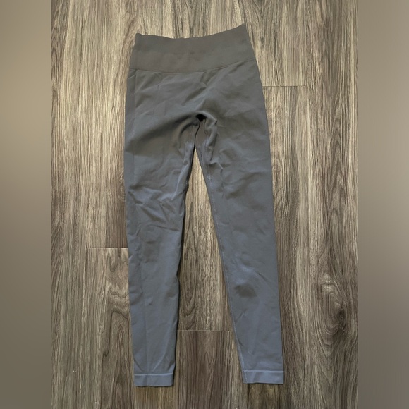 *SOLD* AUROLA leggings - Picture 1 of 3